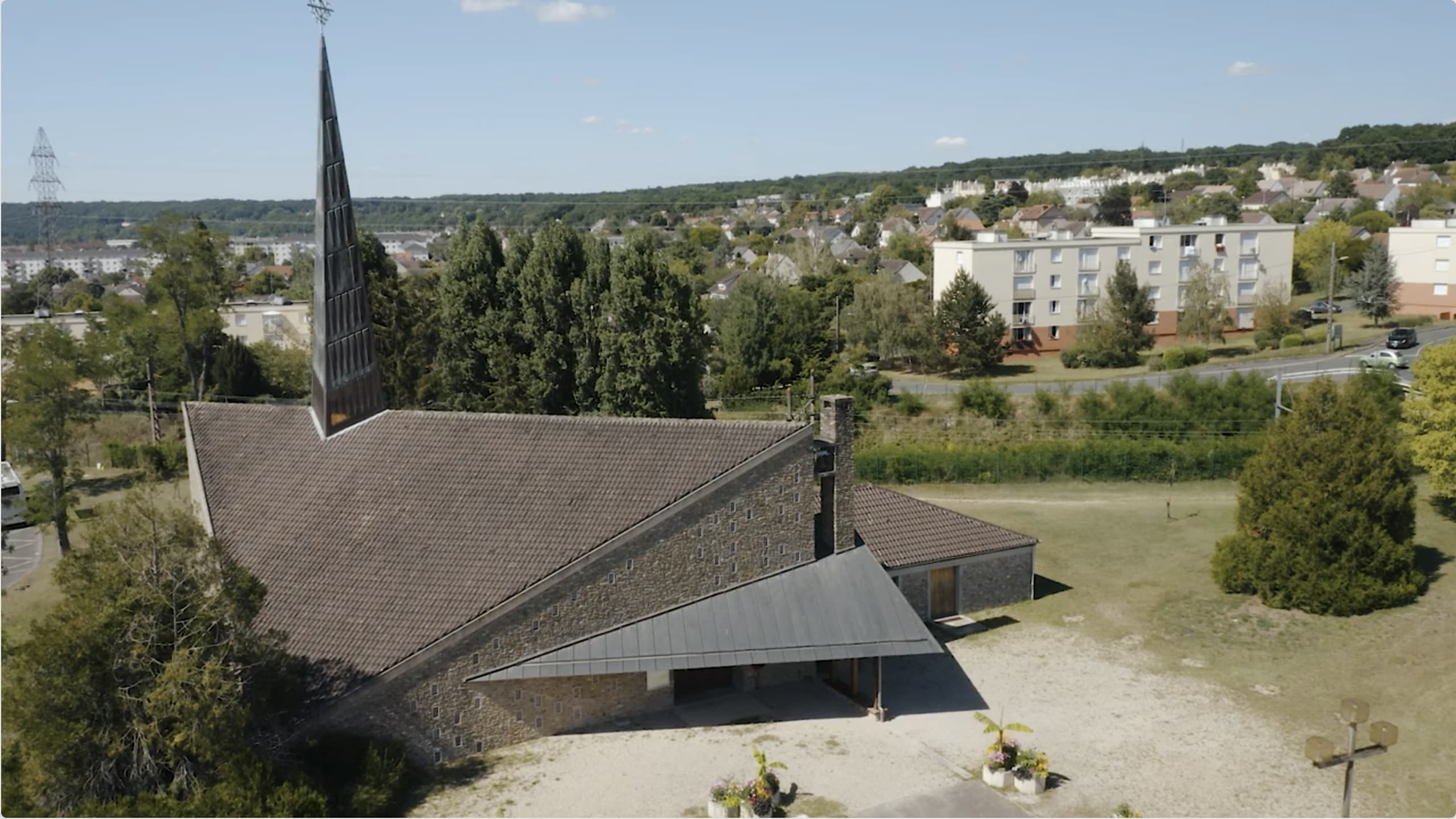 L’église St-François d’Assise et l’église orthodoxe