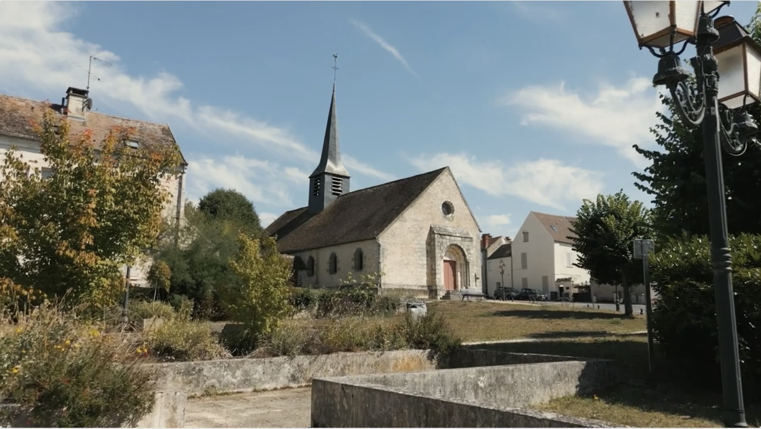 L'église Notre-Dame et le pont